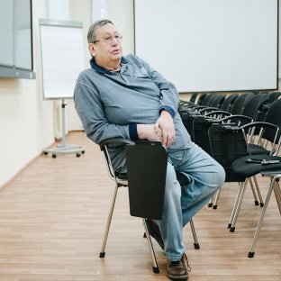 Те, кто ругает ЕГЭ, не видели задания - Профессор ВШЭ Анатолий Каспржак о реформе образования